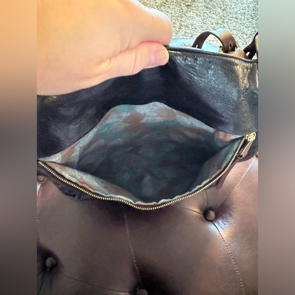 Hobo Lennon Leather Tote Bag - Picture 7 of 11